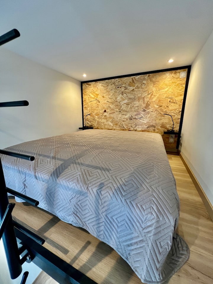 Chambre 2 - Lit double en mezzanine